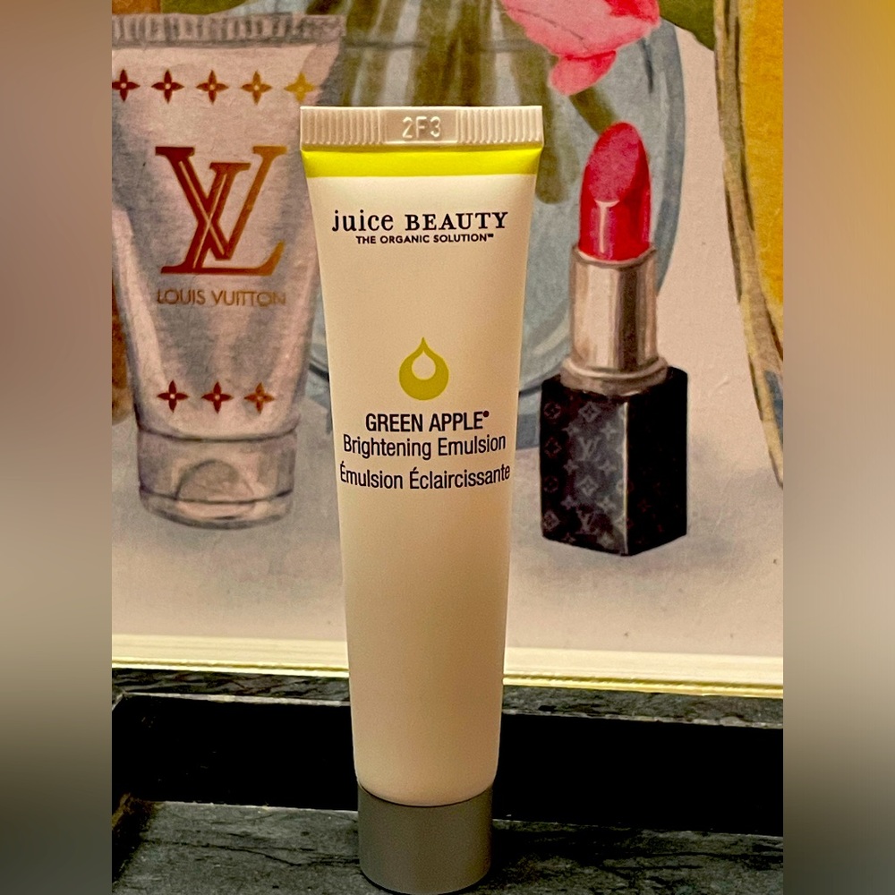 NWT Juice Beauty GREEN APPLE Brightening Emulsion Lightweight Moisturizer